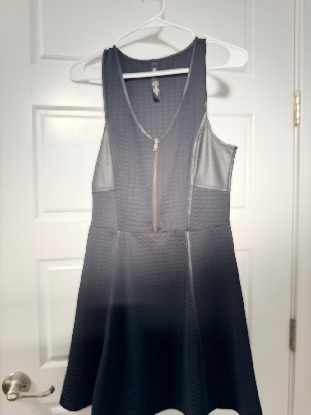 Jessica Simpson Black Sleeveless Zip-Front Midi Dress